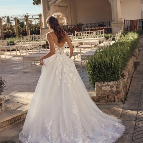 back-of-wedding-dress-moyra-by-modeca